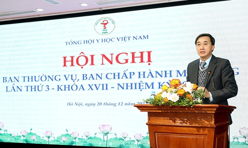 Thứ trưởng Trần Văn Thuấn: Tiếp tục đẩy mạnh phối hợp giữa Tổng hội Y học Việt Nam v&#224; Bộ Y tế
