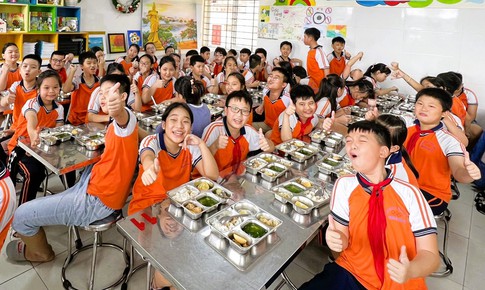 Hải Ph&#242;ng: Loay hoay hoạt động bếp ăn trong trường tiểu học