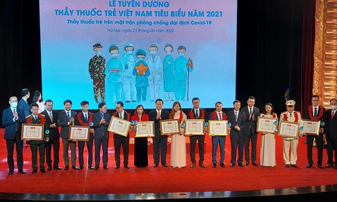 Vinh danh 10 thầy thuốc trẻ Việt Nam ti&#234;u biểu năm 2021