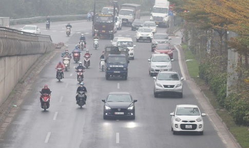 Tầm quan s&#225;t bị hạn chế do sương m&#249; d&#224;y đặc ở H&#224; Nội