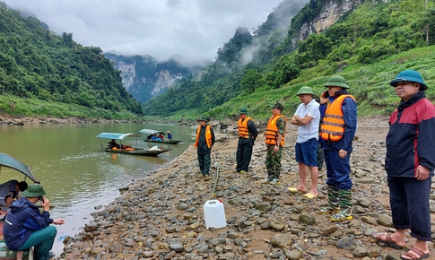 T&#236;m thấy thi thể 2 vợ chồng trong vụ lật thuyền s&#244;ng G&#226;m