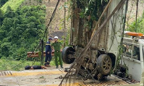 Nguy&#234;n nh&#226;n ban đầu vụ việc ph&#243; hiệu trưởng tử vong sau TNGT ở Sơn La 