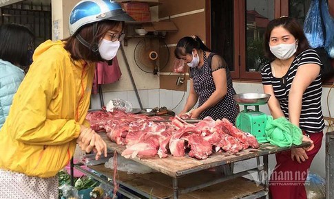 Cơn sốt mới: Gi&#225; thịt lợn tăng mạnh, d&#226;n ăn d&#232; chợ ế ẩm