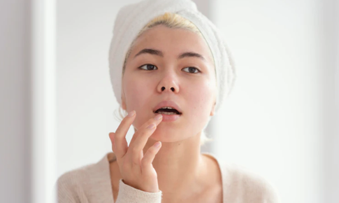 3 cách tẩy da chết cho môi