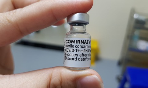 S&#225;ng 12/9: Th&#234;m 1,5 triệu liều vaccine COVID-19 Pfizer về đến Việt Nam