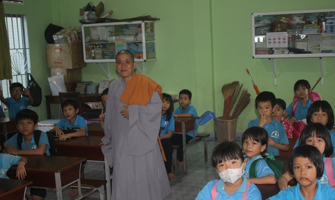 Giúp đỡ các hoàn cảnh khó khăn là niềm hạnh phúc