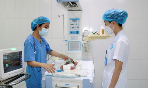 H&#224;nh tr&#236;nh ‘gi&#224;nh giật sự sống’ của em b&#233; sinh non tuần 25 c&#226;n nặng 600 gram