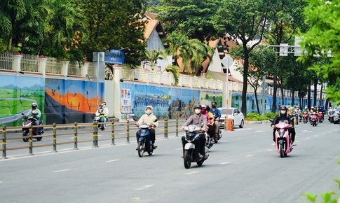 Ngắm con đường b&#237;ch họa sống động, đẹp nhất S&#224;i G&#242;n