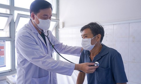 'Nín thở' cứu người đàn ông mắc lao phổi bị vỡ khối phình động mạch chủ ngực