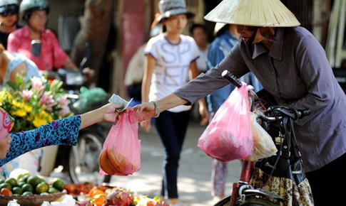 Hết năm 2024, phấn đấu 100% c&#225;c si&#234;u thị ở H&#224; Nội kh&#244;ng sử dụng t&#250;i nilon