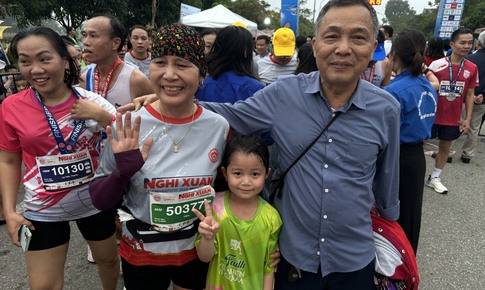 Những h&#236;nh ảnh ấn tượng tại Giải chạy Nghi Xu&#226;n Half Marathon 2023