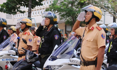 C&#244;ng an TPHCM ra qu&#226;n đợt cao điểm trấn &#225;p tội phạm dịp Tết