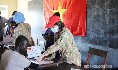 Lực lượng g&#236;n giữ h&#242;a b&#236;nh Việt Nam tổ chức kh&#225;m chữa bệnh cho người d&#226;n tại khu vực Abyei