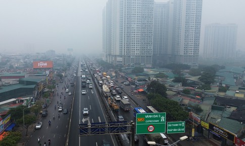 Biển người v&#224; xe xếp h&#224;ng 14km tr&#234;n đường v&#224;nh đai ng&#224;y đầu nghỉ Tết Dương lịch