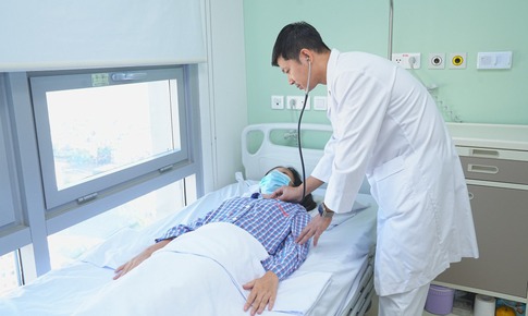 Bác sĩ Bệnh viện 108 cấp cứu thành công cho nữ sinh 17 tuổi bị đứt phế quản do tai nạn trên đường đi học về