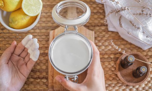5 công thức mặt nạ phục hồi tóc khô xơ từ sữa chua