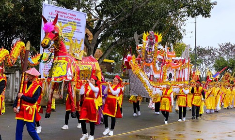 Độc đ&#225;o lễ hội Từ Lương X&#226;m