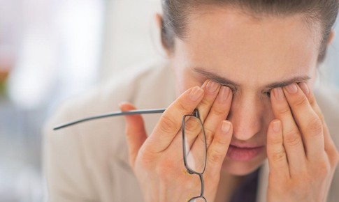 Đau nhức mắt phải làm sao?