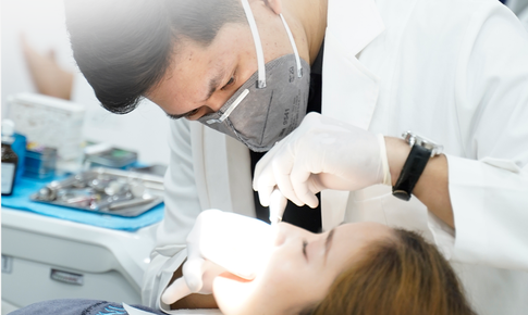Tâm huyết trong từng chiếc răng sứ - nghệ thuật đến từ bàn tay nghệ nhân