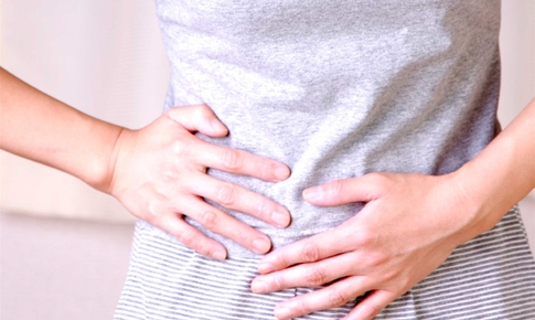 Đau bụng, rối loạn tiêu hóa khi đi du lịch cần phải làm gì?