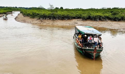 Sở GDĐT H&#224; Nội l&#234;n tiếng sau vụ học sinh v&#224; phụ huynh tử vong thương t&#226;m tại Vườn quốc gia Xu&#226;n Thủy