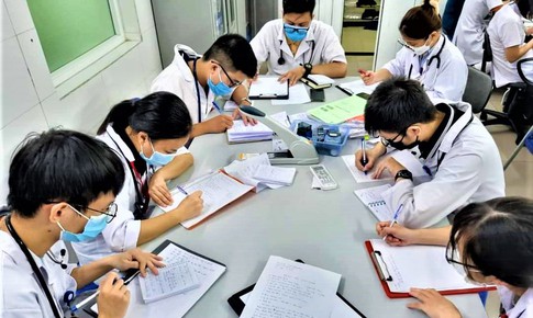 Chuy&#234;n gia, giảng vi&#234;n, sinh vi&#234;n ng&#224;nh Y n&#243;i g&#236; về x&#233;t tuyển Y khoa bằng điểm Văn?
