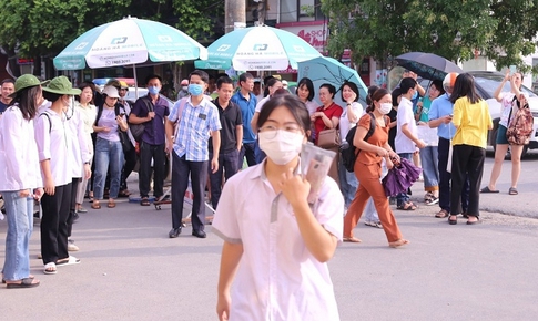 Trường chuy&#234;n đầu ti&#234;n c&#244;ng bố điểm tr&#250;ng tuyển v&#224;o lớp 10, m&#244;n cao nhất 40,5 điểm