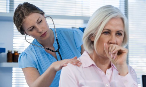 Viêm phế quản mùa nắng nóng: Nguyên nhân, triệu chứng và thuốc điều trị
