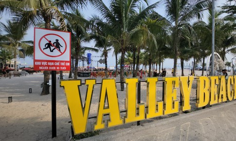 Valley Beach Club, B&#227;i Ch&#225;y đ&#227; cắm biển hạn chế trẻ em, người dưới 18 tuổi