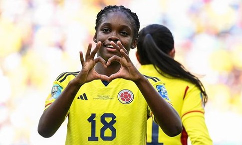 World Cup nữ 2023: Nữ cầu thủ Colombia đột quỵ khi đang chạy tr&#234;n s&#226;n tập