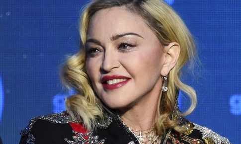 &quot;Nữ ho&#224;ng&quot; nhạc pop Madonna cảm thấy may mắn c&#242;n sống sau khi ốm &quot;thập tử nhất sinh&quot;