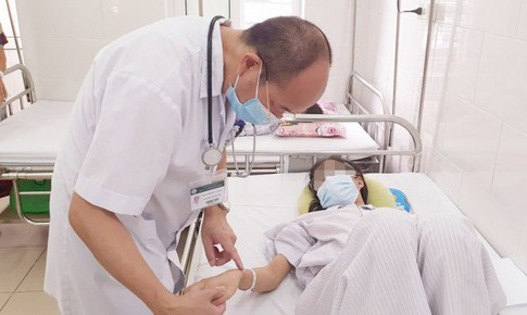 Sốt xuất huyết tăng cao ở cả 3 miền, những điều cần lưu ý khi theo dõi và chăm sóc người bệnh