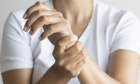 7 vi chất dinh dưỡng quan trọng dễ thiếu hụt khiến bạn đau xương, mệt mỏi, móng tay giòn...