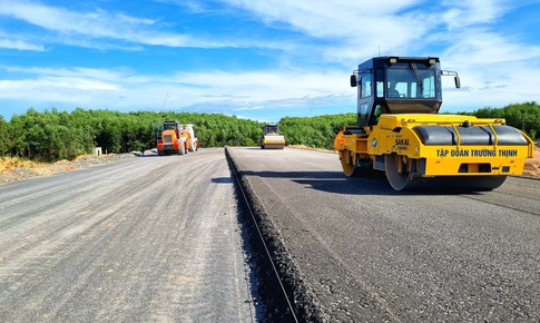 Cận cảnh đại c&#244;ng trường cao tốc ngh&#236;n tỷ qua Quảng Trị