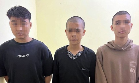Bắt 3 thanh ni&#234;n lưu h&#224;nh tiền giả