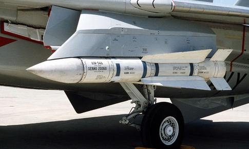 AIM-54 Phoenix: T&#234;n lửa biến F-14 Tomcat th&#224;nh &#39;s&#225;t thủ tr&#234;n kh&#244;ng&#39;