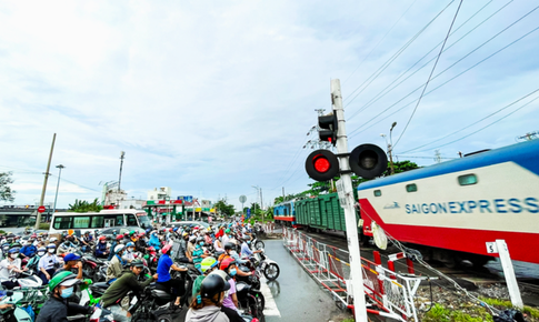 Bộ GTVT chỉ đạo kiểm tra nơi 3 tuyến đường giao cắt với đường sắt tiềm ẩn nguy hiểm