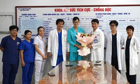 Thanh ni&#234;n bị điện giật được b&#225;c sĩ &#39;k&#233;o&#39; về từ &#39;c&#245;i chết&#39;