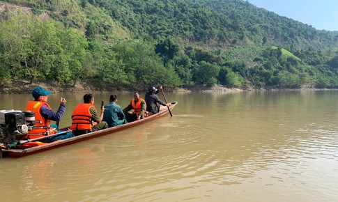 T&#236;m thấy thi thể hai học sinh lớp 3 đuối nước tr&#234;n s&#244;ng Nậm Mộ