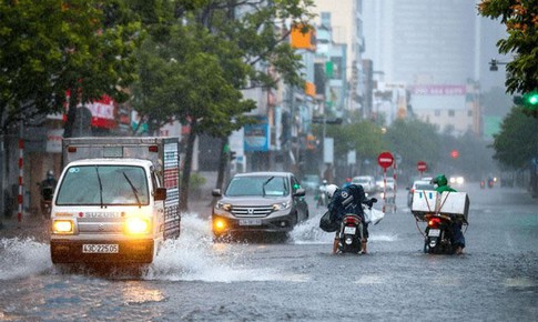 Miền Trung lại sắp hứng đợt mưa rất lớn, nguy cơ cao ngập &#250;ng