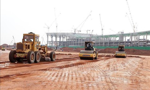 Kh&#244;ng kh&#237; khẩn trương tr&#234;n đại c&#244;ng trường s&#226;n bay Long Th&#224;nh những ng&#224;y cuối năm