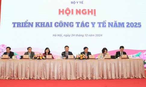 Ph&#225;t động phong tr&#224;o thi đua to&#224;n ng&#224;nh y tế năm 2025: &#39;Đo&#224;n kết, kỷ cương, đổi mới, ph&#225;t triển&#39;
