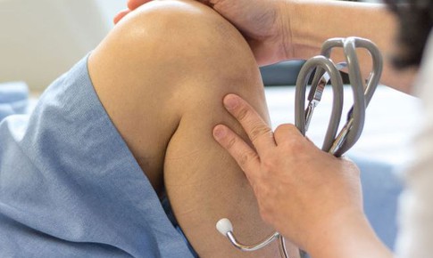 Trật khớp gối cần xử trí thế nào?