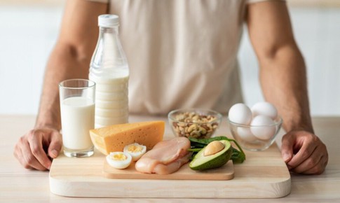 6 dấu hiệu cho thấy bạn đang ăn qu&#225; nhiều protein