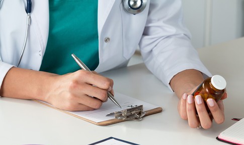 Bộ Y tế nhắc c&#225;c đơn vị kiểm tra, gi&#225;m s&#225;t k&#234; đơn, chỉ định trong kh&#225;m, điều trị người bệnh