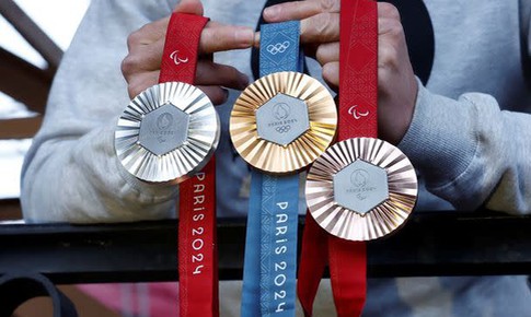 Cận cảnh thiết kế đặc biệt của huy chương Olympic Paris 2024