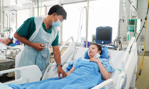 Cứu sống thai phụ bị tho&#225;t vị ho&#224;nh bẩm sinh hiếm gặp