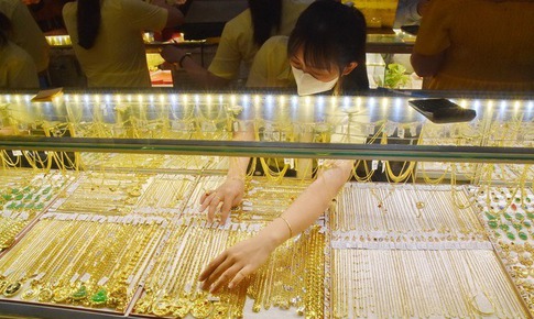 Gi&#225; v&#224;ng h&#244;m nay ng&#224;y 29/3 tăng rồi lại giảm dữ dội