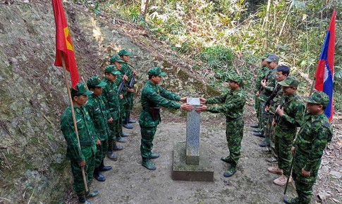 Tuần tra song phương bi&#234;n giới Việt Nam – L&#224;o