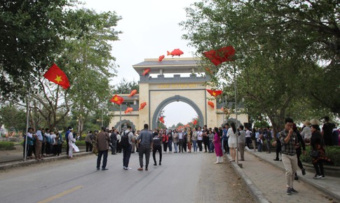 Về &#39;l&#224;ng Khoa bảng&#39; xem b&#224; con n&#244;ng d&#226;n l&#224;m du lịch